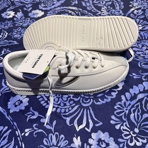 Tretorn Womens Shoes Size 9.5 w/metallic 'logo'